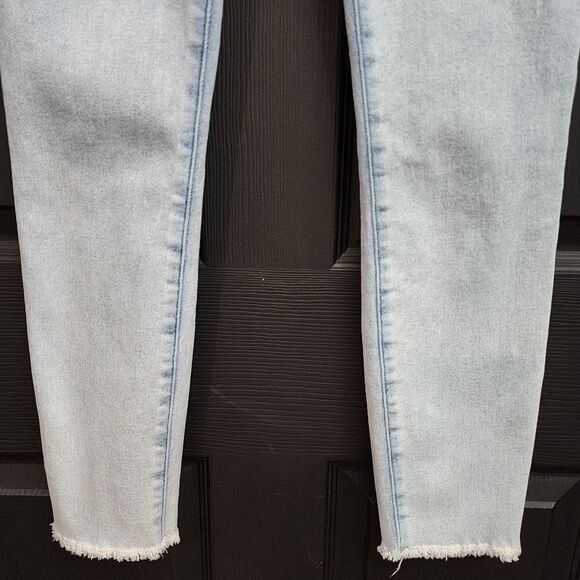 GOOD AMERICAN Good Legs Raw Edge Crop Skinny Jeans In Blue                   418 - Picture 10 of 16